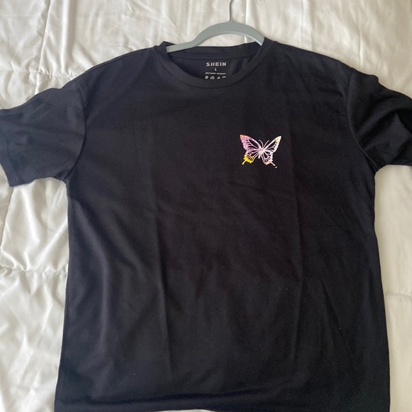 Black large sized butterfly t-shirt - Picture 1 of 4